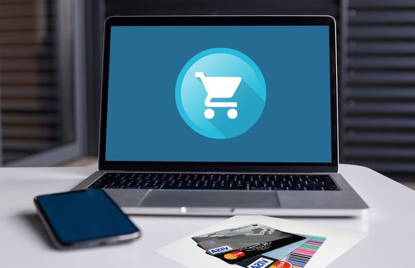Zarządzanie kontem na platformach sprzedażowych – klucz do sukcesu w handlu internetowym?